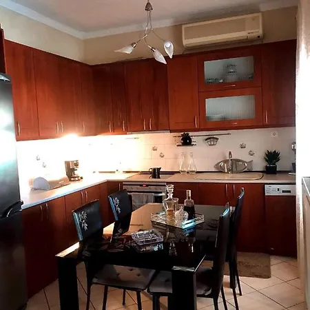 εξοχική κατοικία *